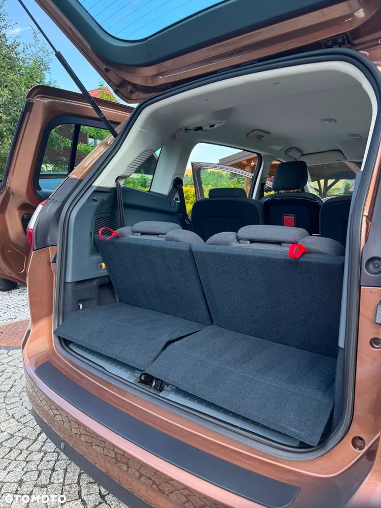 Ford Grand C-MAX - 9