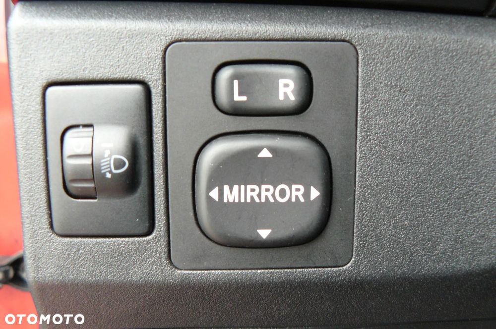 Toyota Yaris - 22
