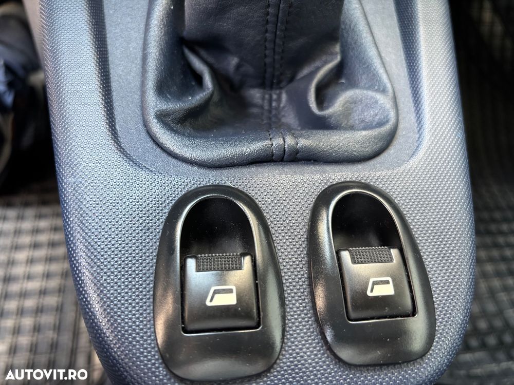 Peugeot 1007 1.4 E Trendy - 13