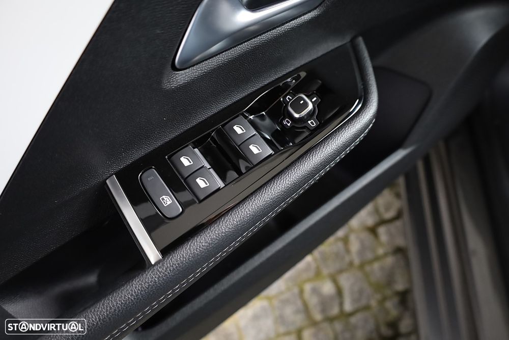 Opel Astra 1.2 T Elegance - 38