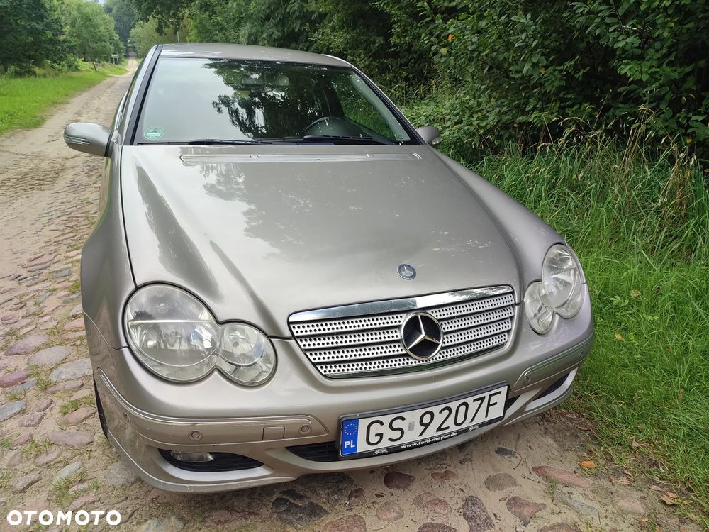 Mercedes-Benz Klasa C 220 CDI Sportcoupe Automatik - 24