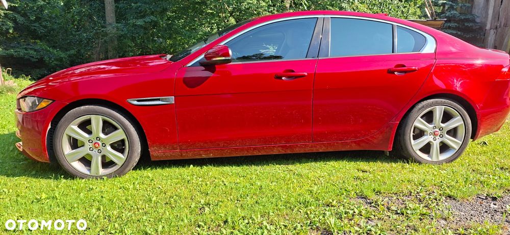 Jaguar XE 2.0 T Prestige - 5