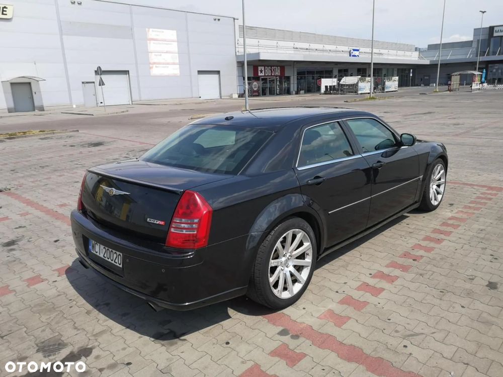 Chrysler 300C 6.1 V8 Hemi SRT8 - 5