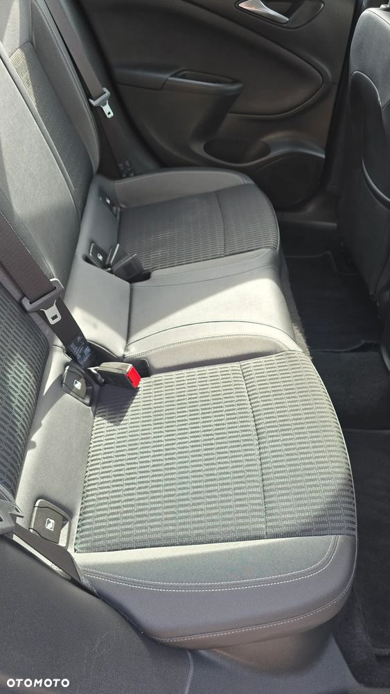 Opel Astra 1.2 T Elegance S&S - 36