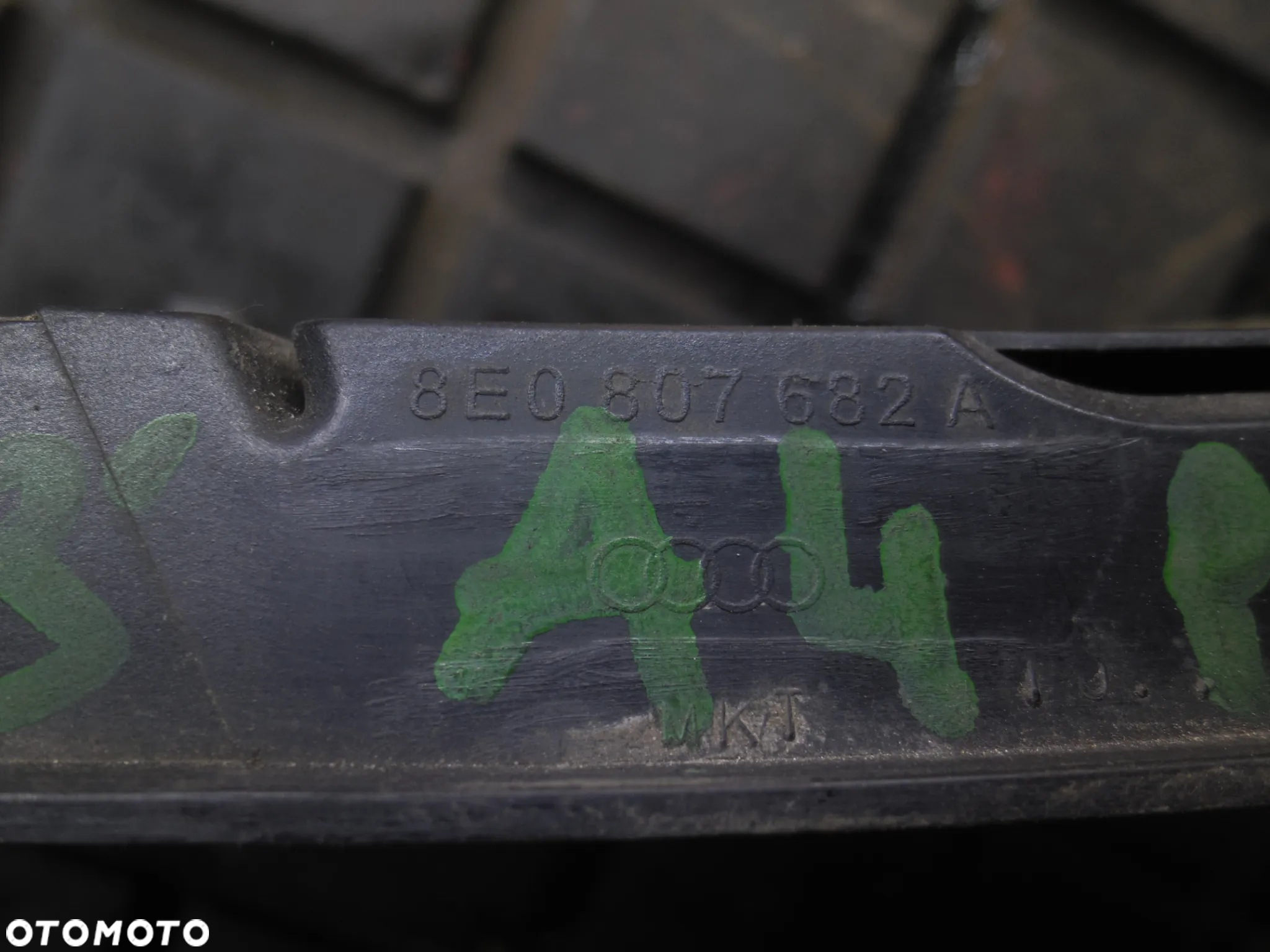 KRATKA ZDERZAKA PRAWA PRAWY PRZÓD AUDI A4 B6 8E0807682A - 4