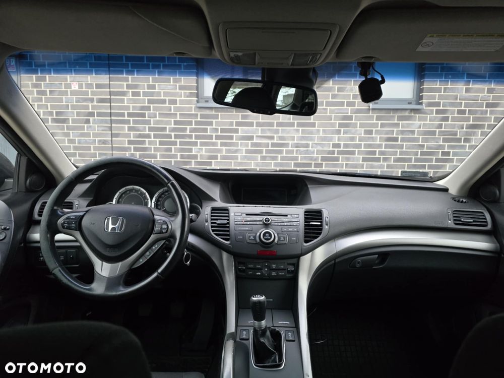 Honda Accord 2.0 Executive - 26