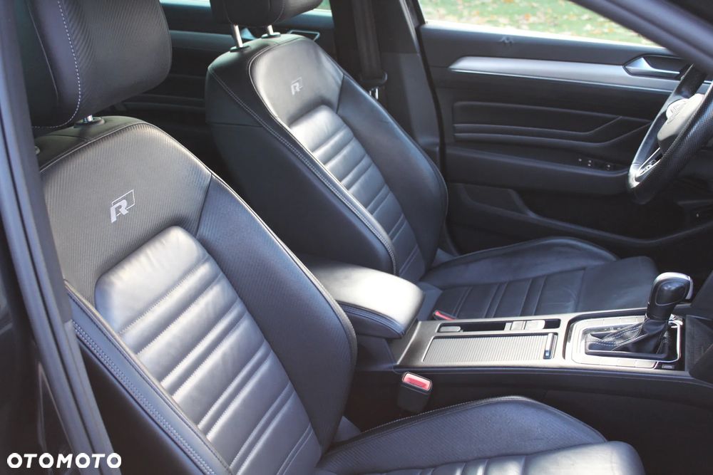 Volkswagen Passat 2.0 TDI SCR DSG 4Motion Business - 19
