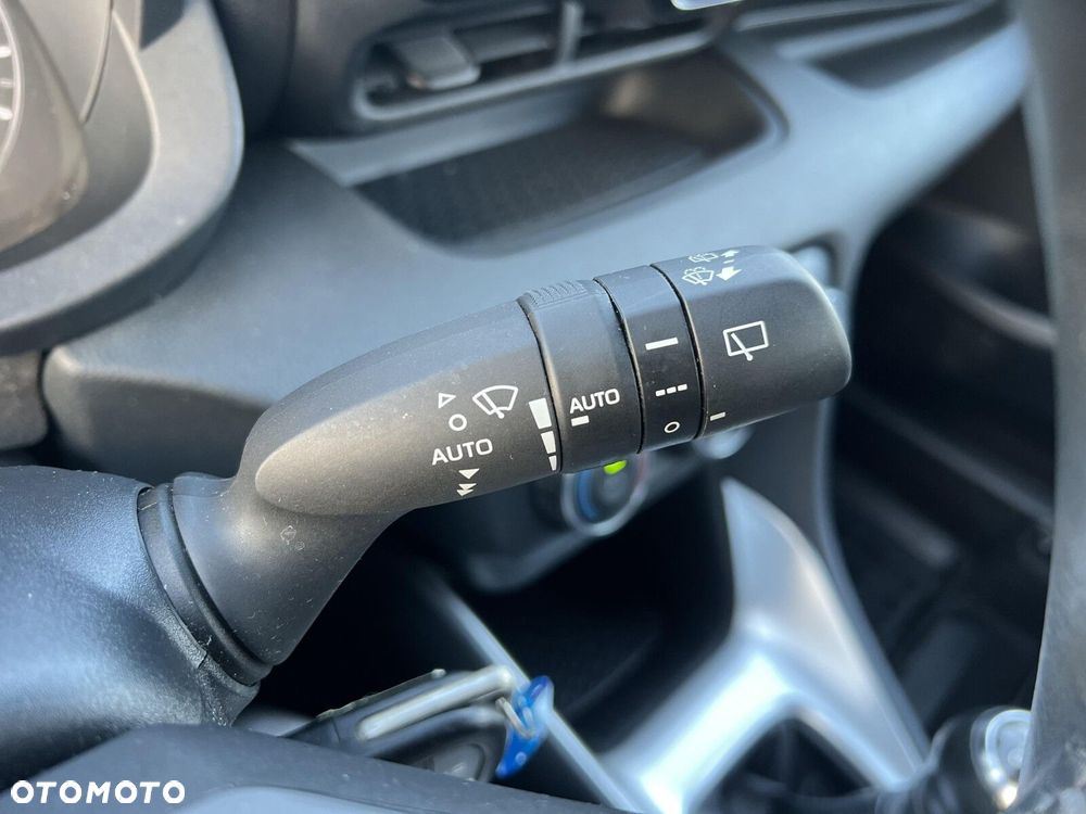 Toyota Yaris - 12