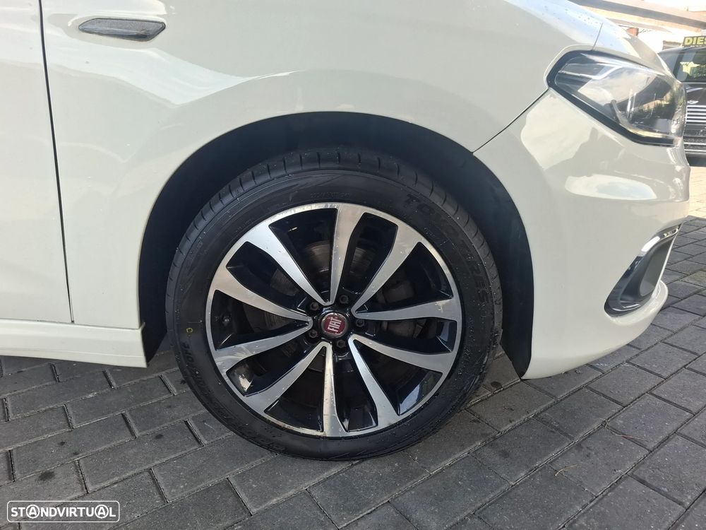 Fiat Tipo Station Wagon 1.3 M-Jet Lounge Tech J17 - 17
