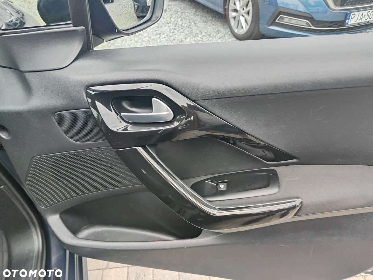 Peugeot 208 - 20