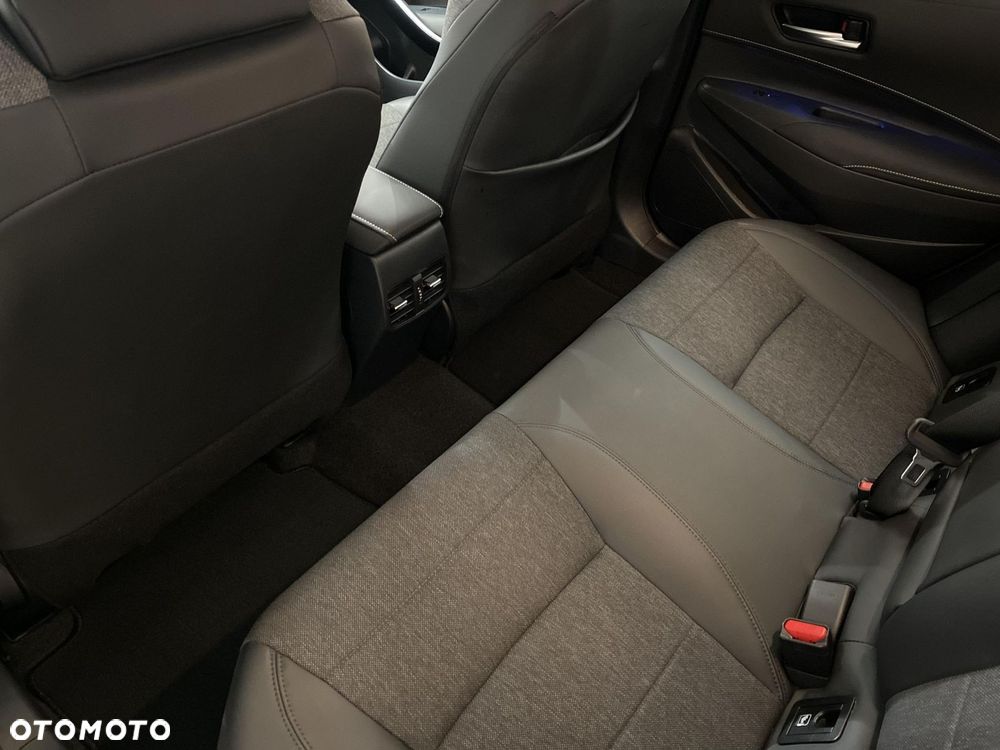 Toyota Corolla 2.0 Hybrid Comfort - 11