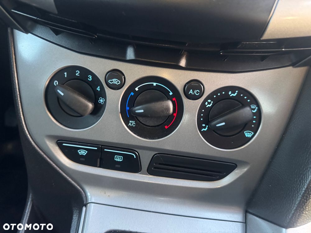 Ford Focus 1.6 Edition - 18