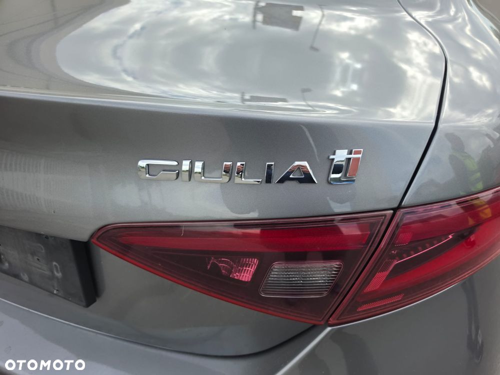 Alfa Romeo Giulia 2.2 D Turbo Veloce TI Q4 - 6