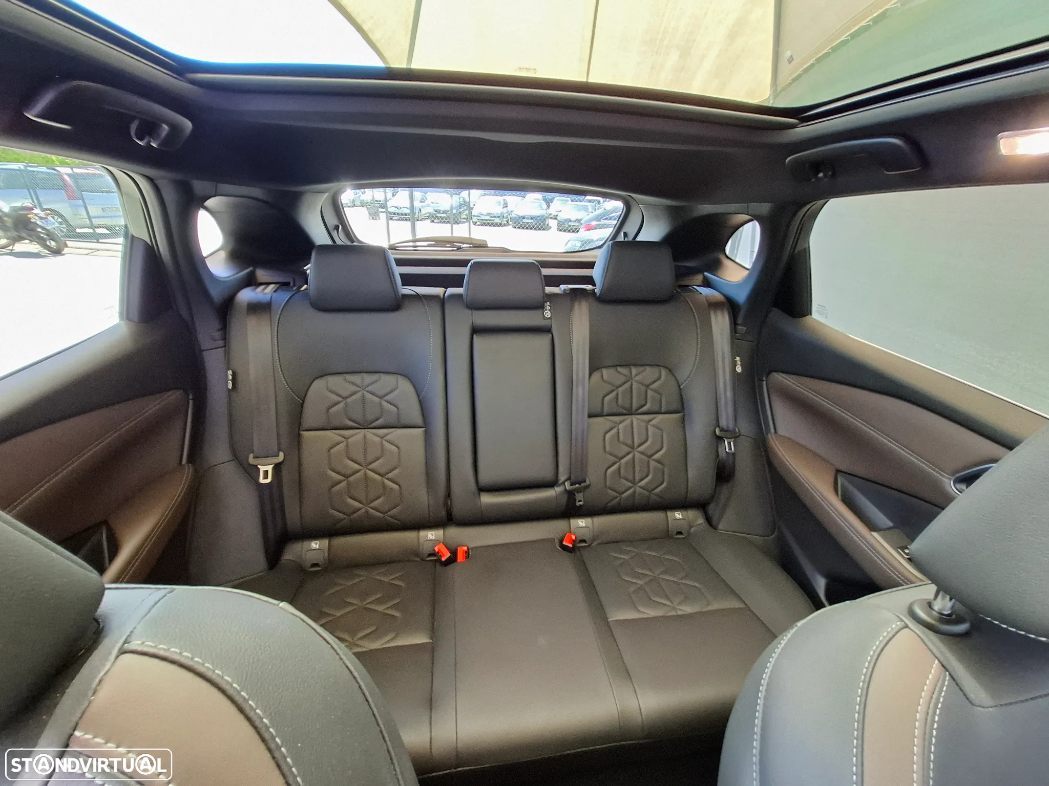 Nissan Qashqai 1.3 DIG-T Evolve + Xtronic - 31
