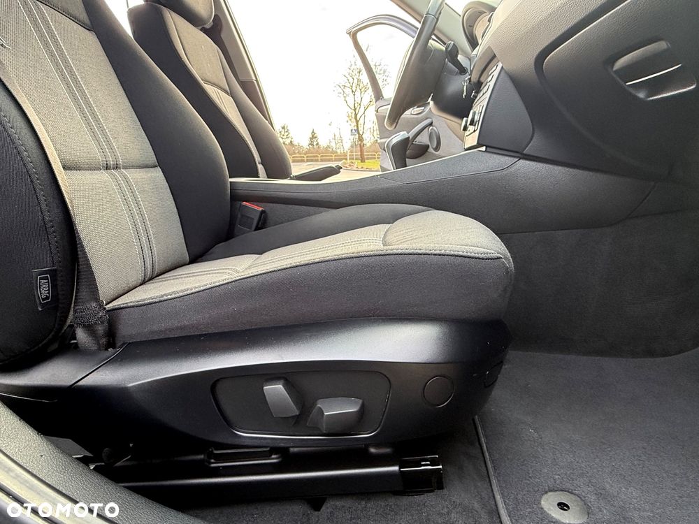 BMW X1 sDrive18i - 17