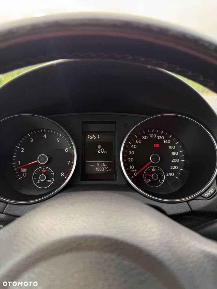 Volkswagen Golf - 10