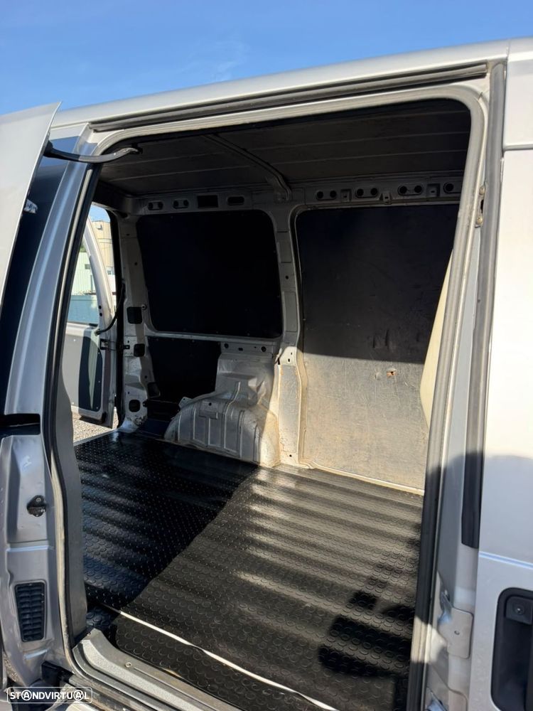 Peugeot Expert 220 C 1.9 D - 12