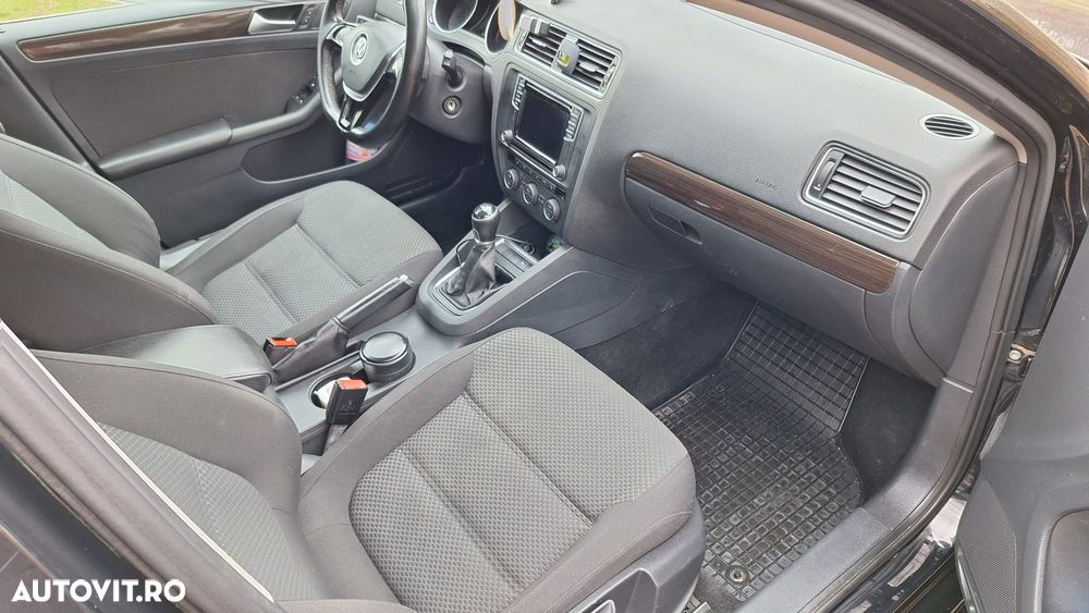 Volkswagen Jetta 2.0 TDI Comfortline - 8