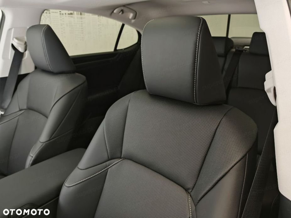 Lexus ES - 7