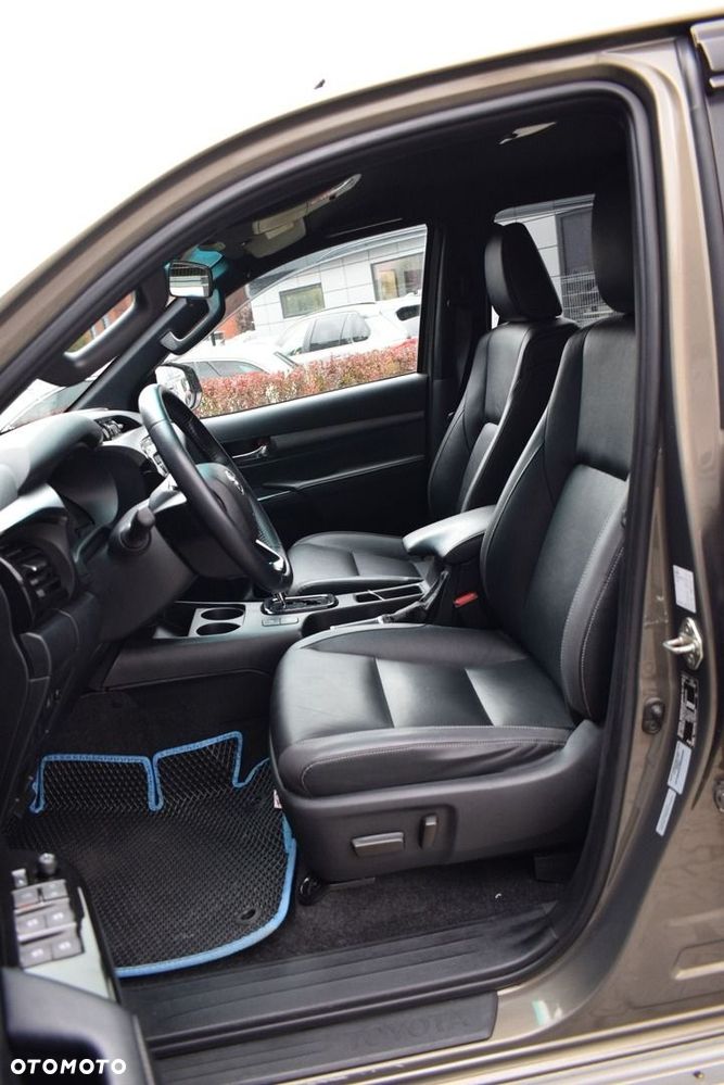 Toyota Hilux 2.8 D-4D Double Cab Invincible 4x4 - 12