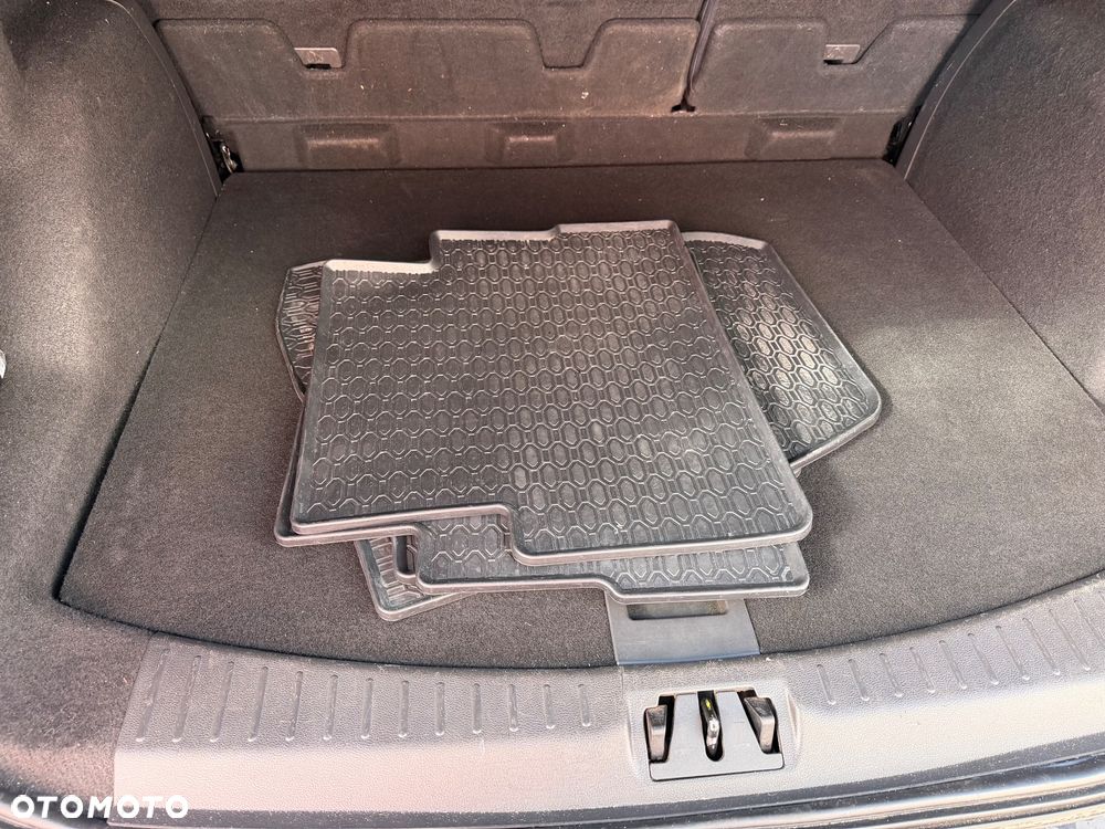 Ford Kuga 2.0 TDCi 4x2 Titanium - 16