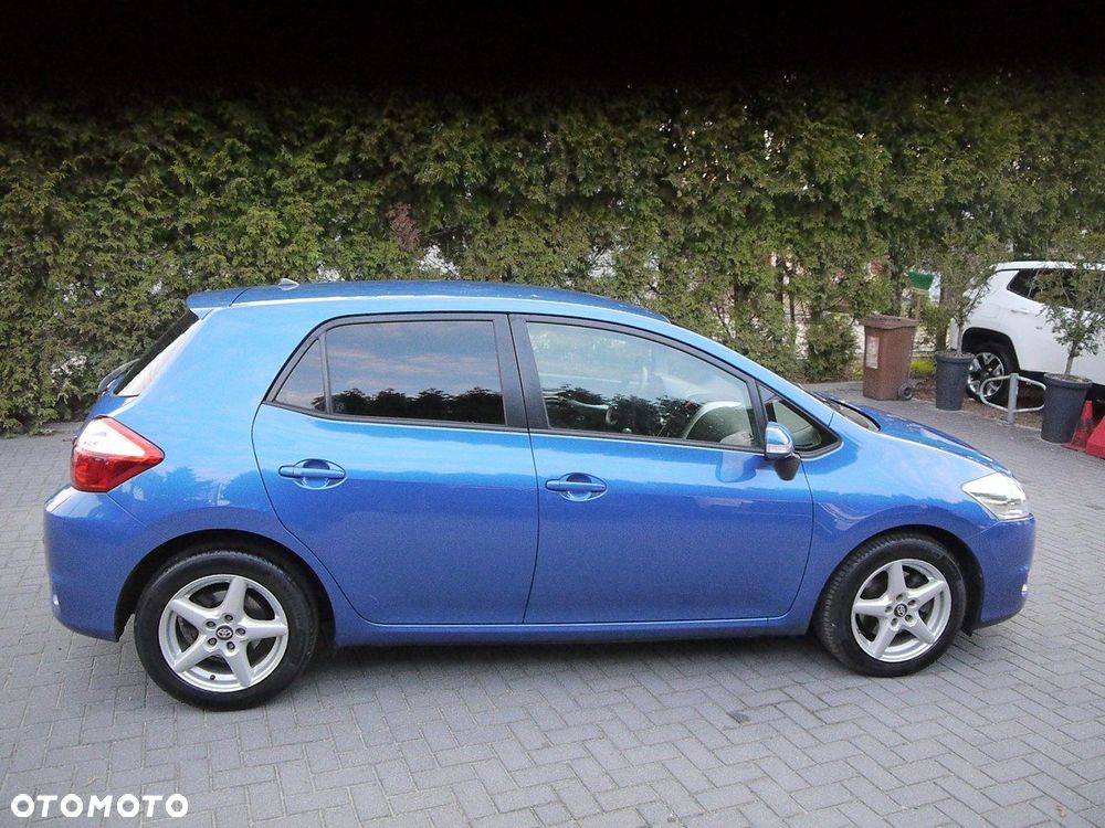 Toyota Auris - 11