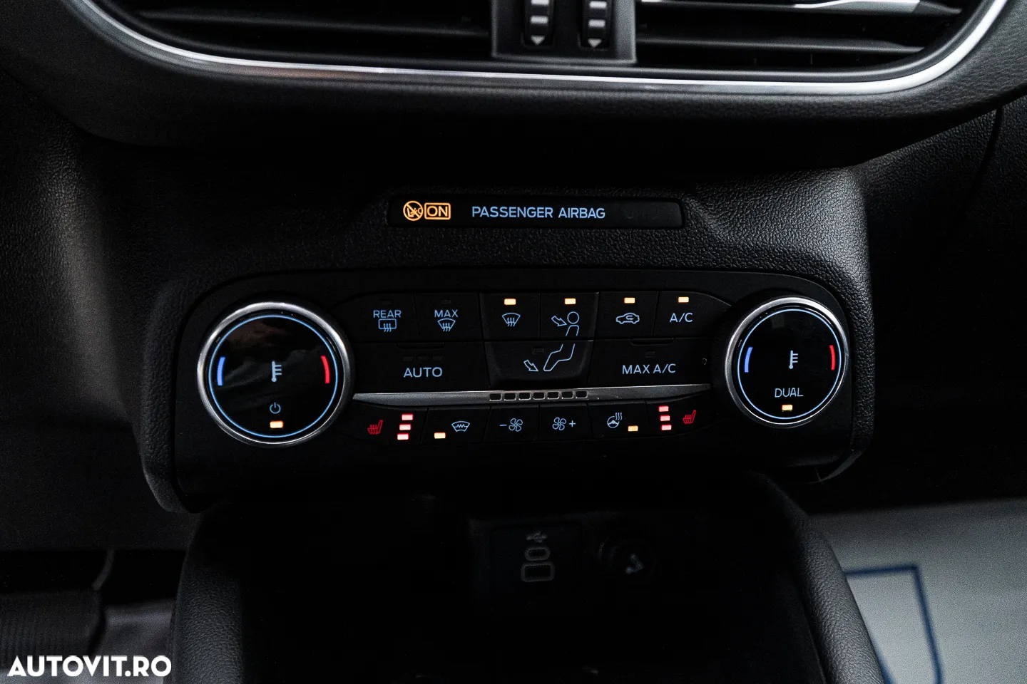 Ford Kuga 2.0 EcoBlue A8 AWD Titanium - 12
