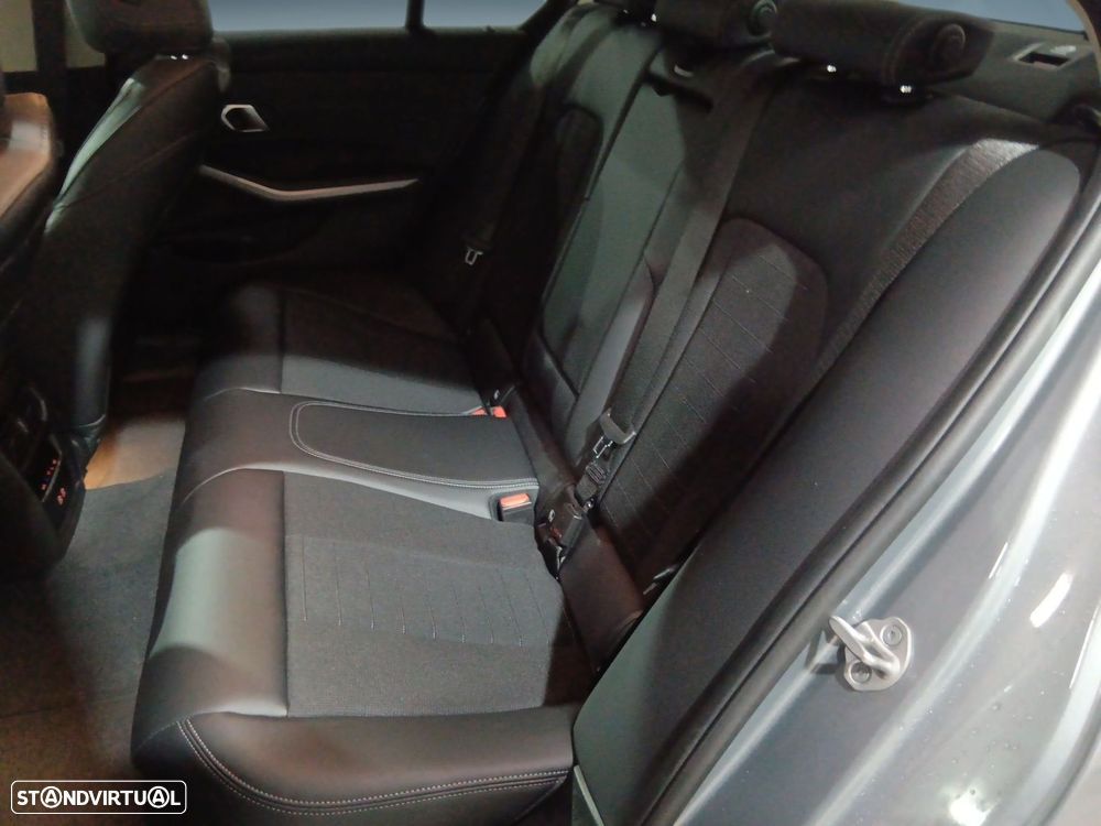 BMW 320 e Auto - 13