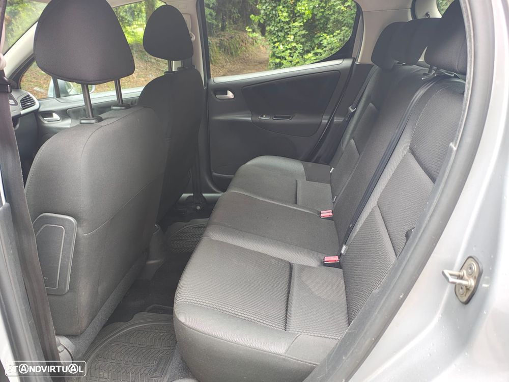 Peugeot 207 1.4 HDi Premium - 6