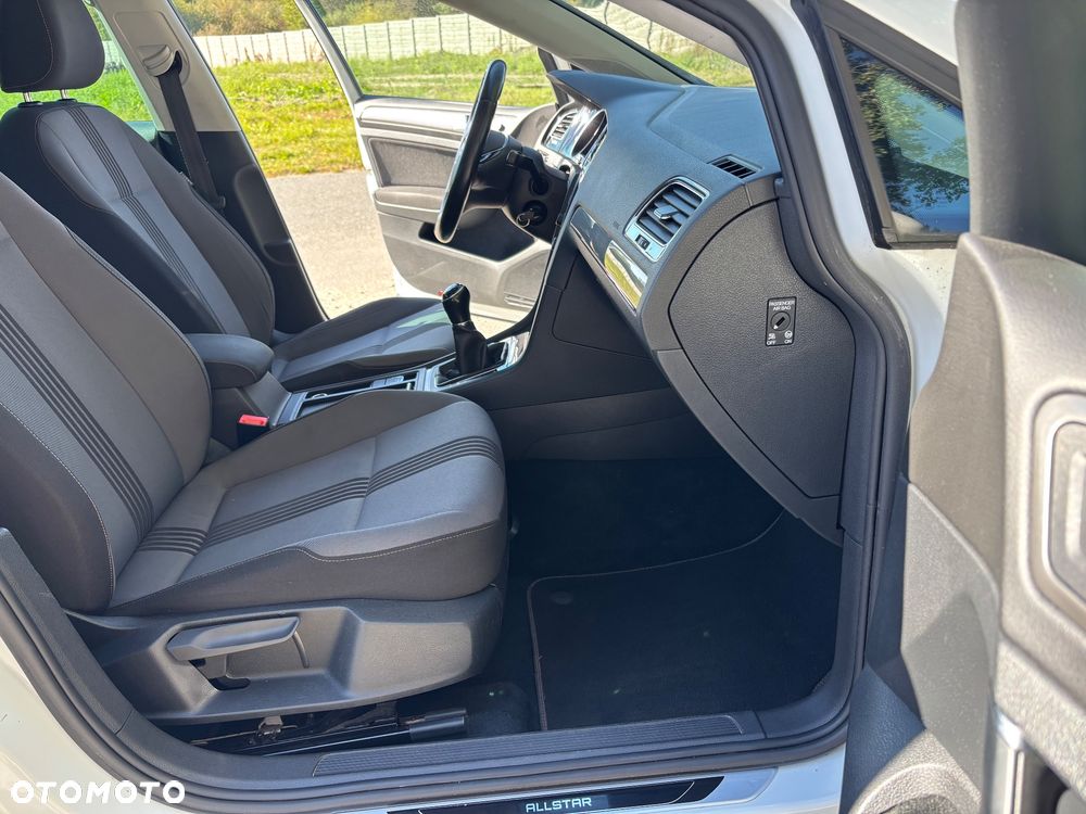 Volkswagen Golf 1.2 TSI BlueMotion Technology Allstar - 27