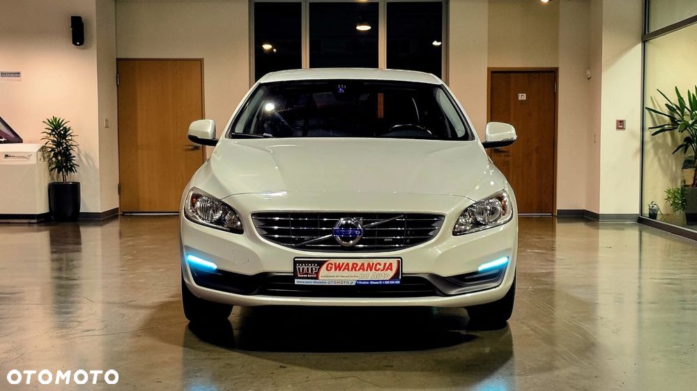 Volvo V60 T3 Momentum - 1