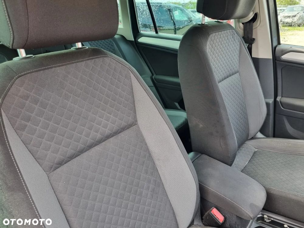 Volkswagen Tiguan - 8
