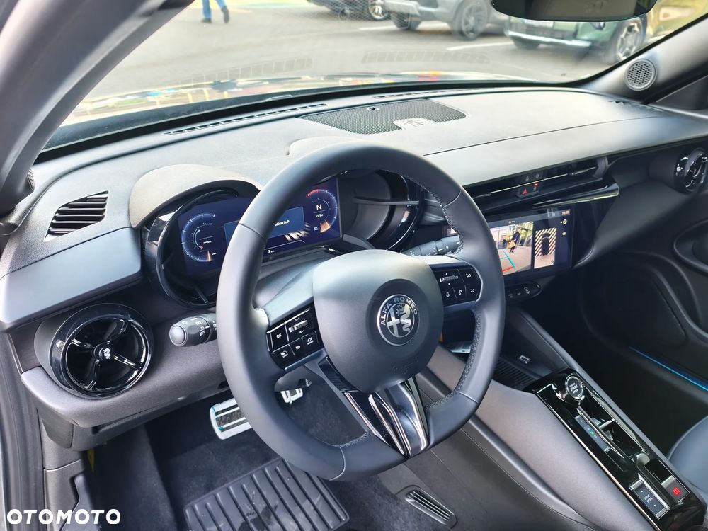 Alfa Romeo Junior 1.2 VGT Ibrida Ti - 4