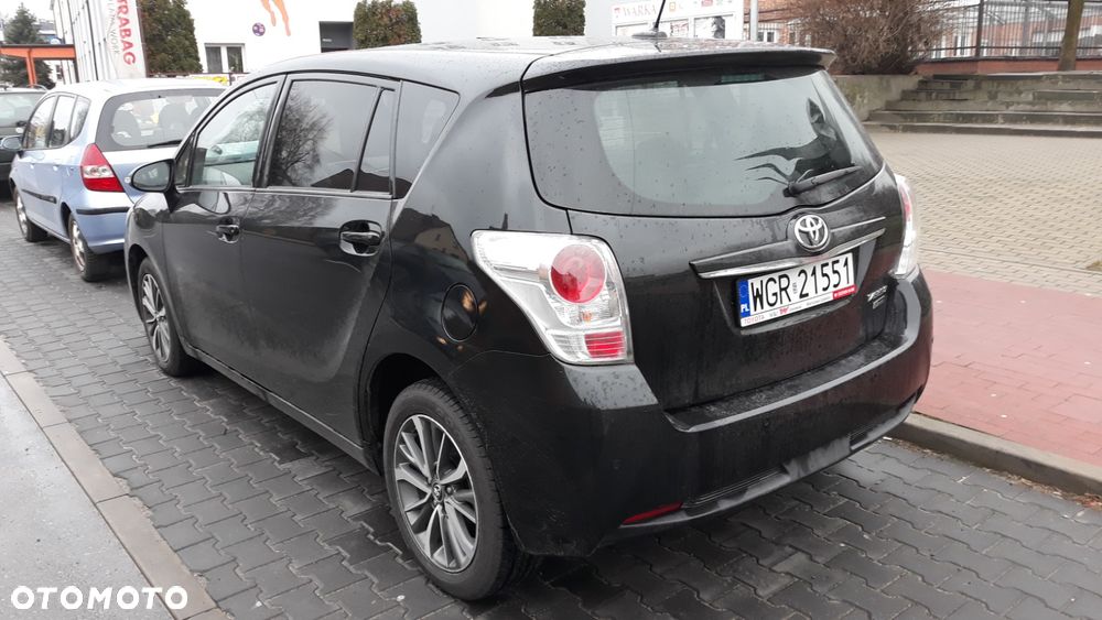 Toyota Verso 2017 photo 4