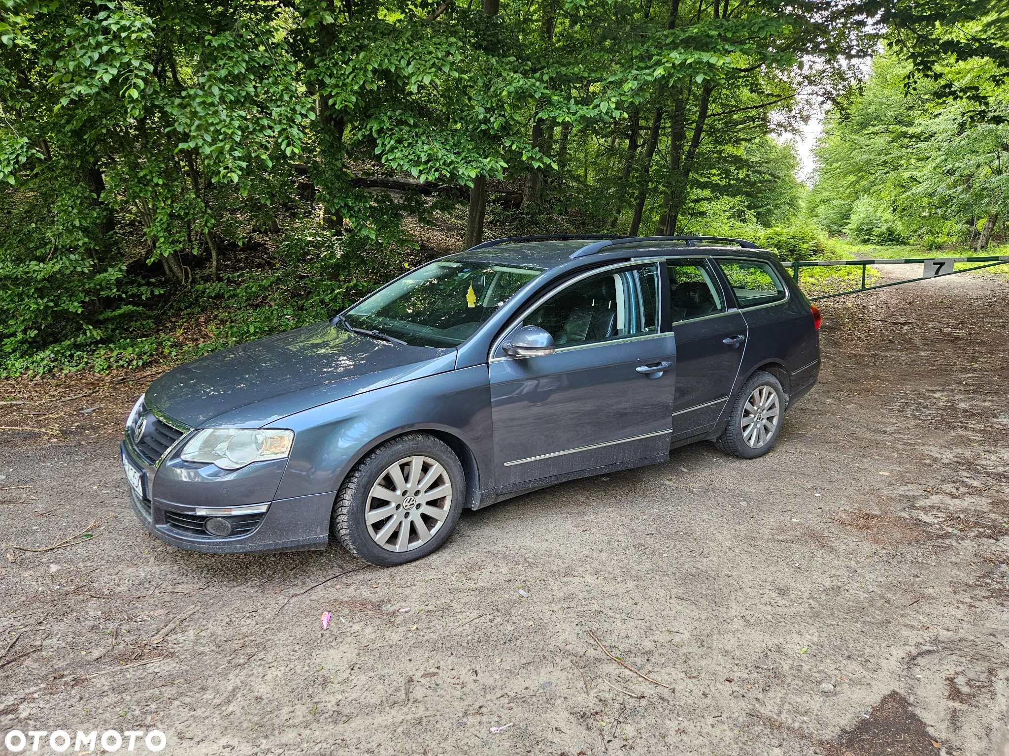 Volkswagen Passat 2.0 TDI DPF BlueMot Comfortline - 2