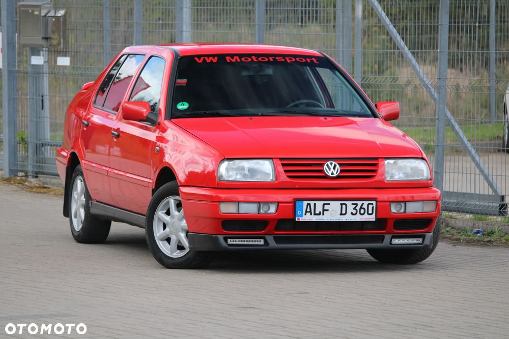 Volkswagen Vento - 4
