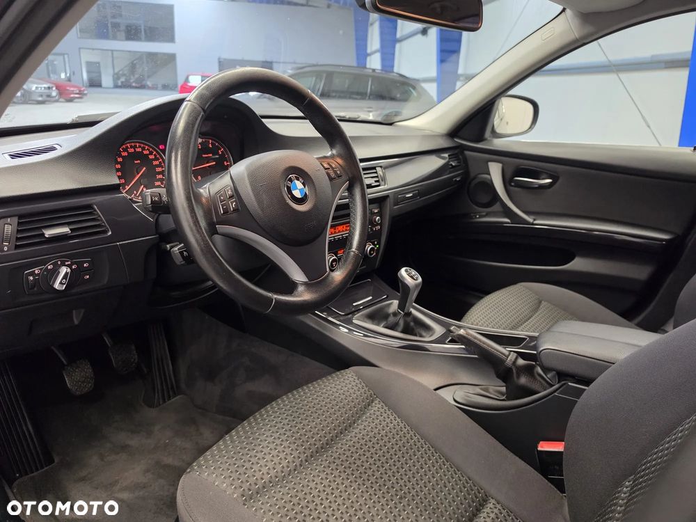 BMW Seria 3 318i Edition Lifestyle - 21