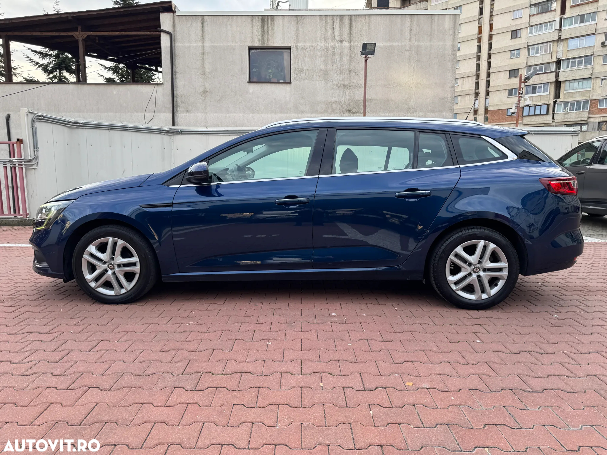 Renault Megane Grandtour BLUE dCi 115 BUSINESS EDITION - 8