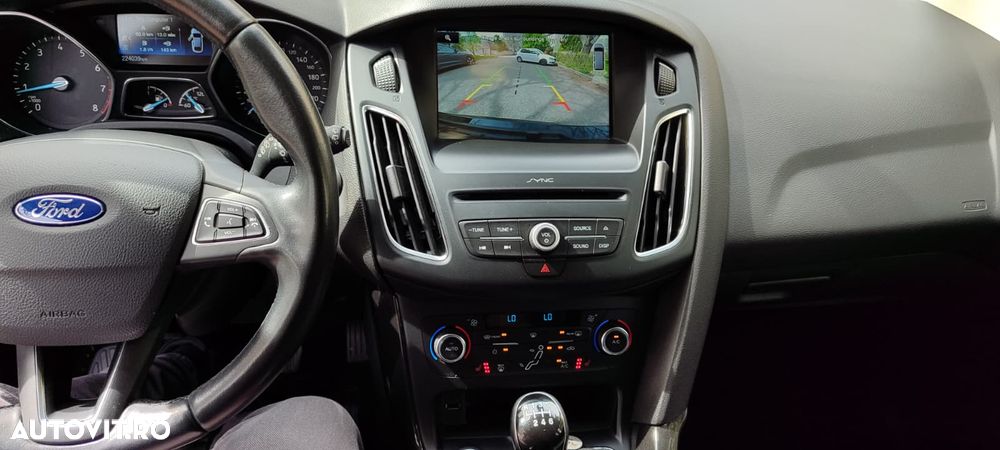 Ford Focus 1.0 EcoBoost Start Stop Titanium - 9