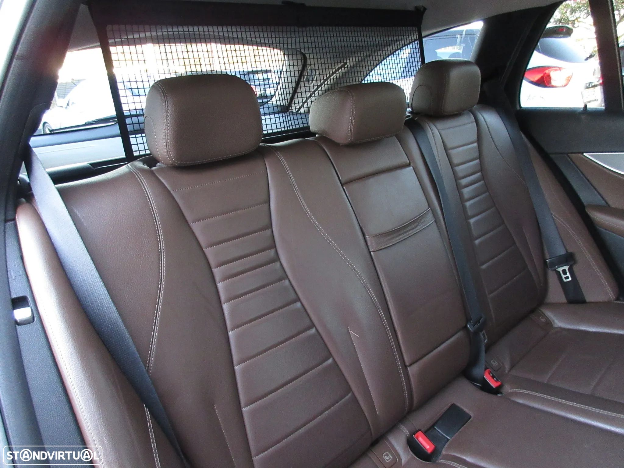 Mercedes-Benz E 200 - 40