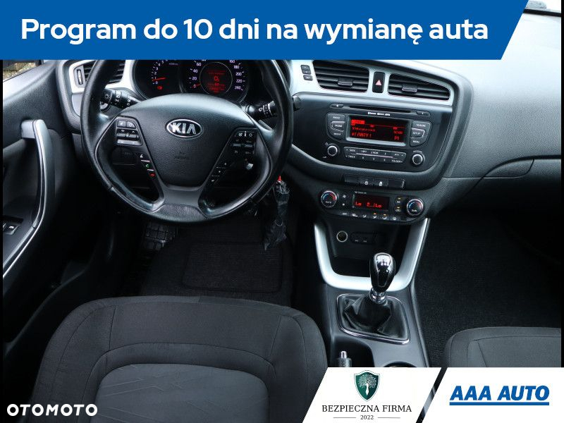 Kia Ceed - 8