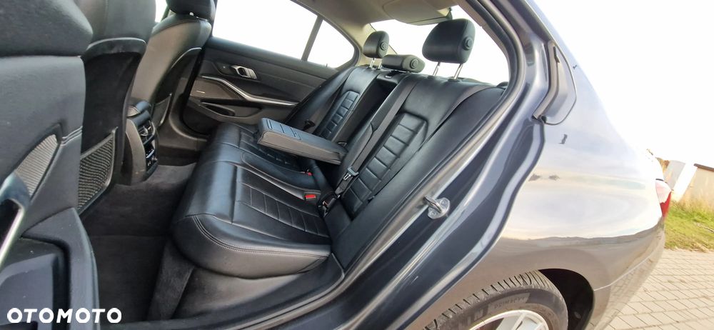 BMW Seria 3 320d xDrive Luxury Line - 9
