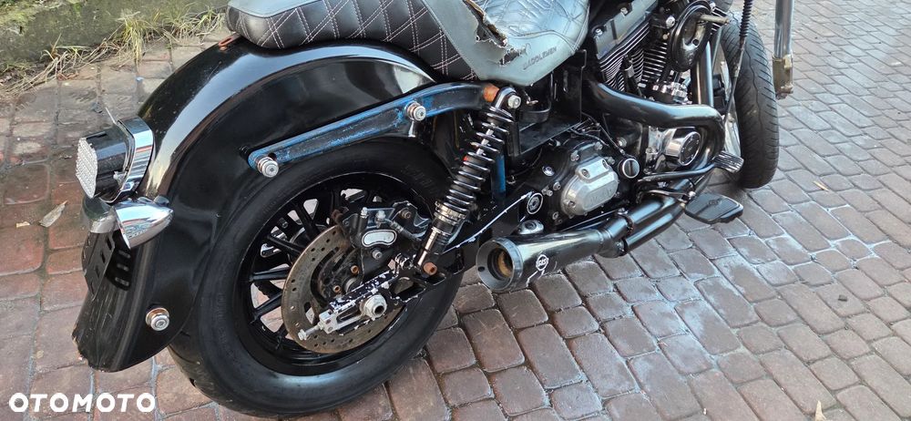 Harley-Davidson Dyna Street Bob - 25