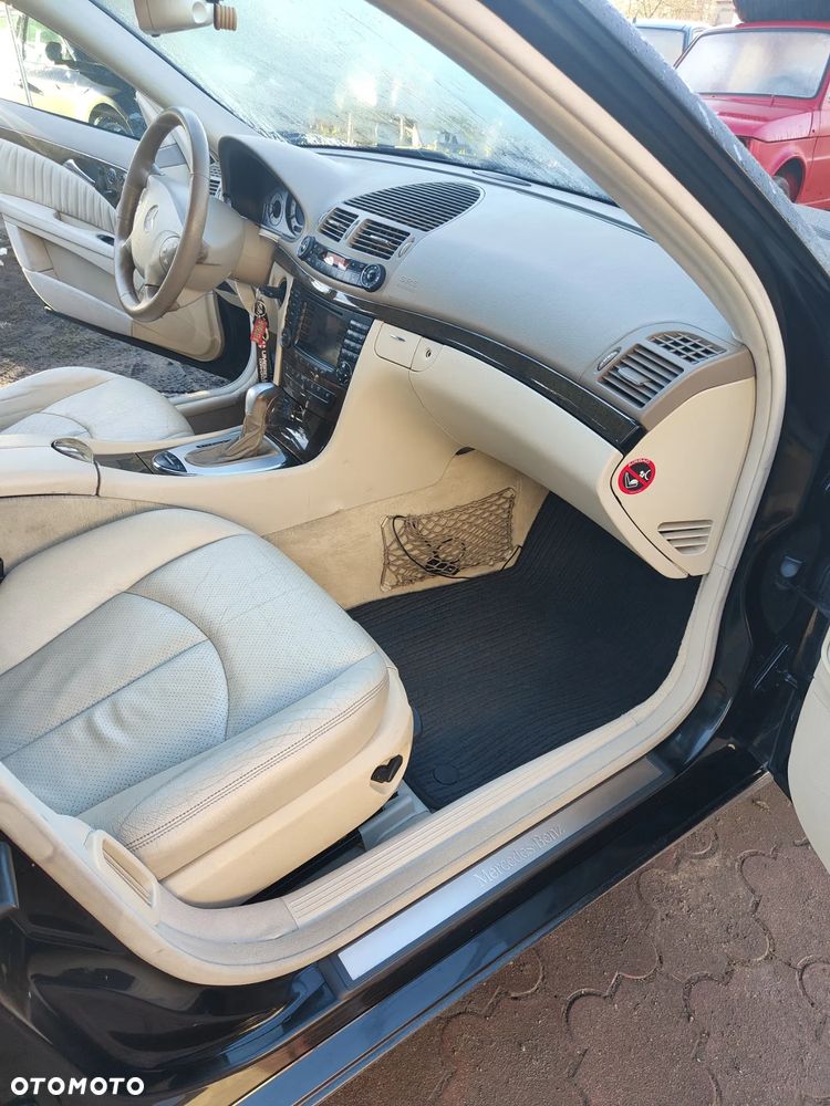 Mercedes-Benz Klasa E 320 T Avantgarde - 27