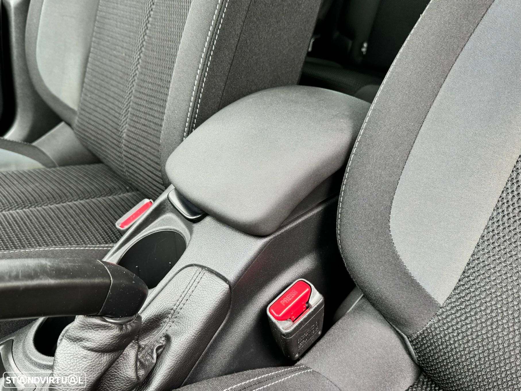 Citroën C4 1.6 BlueHDi Feel - 19