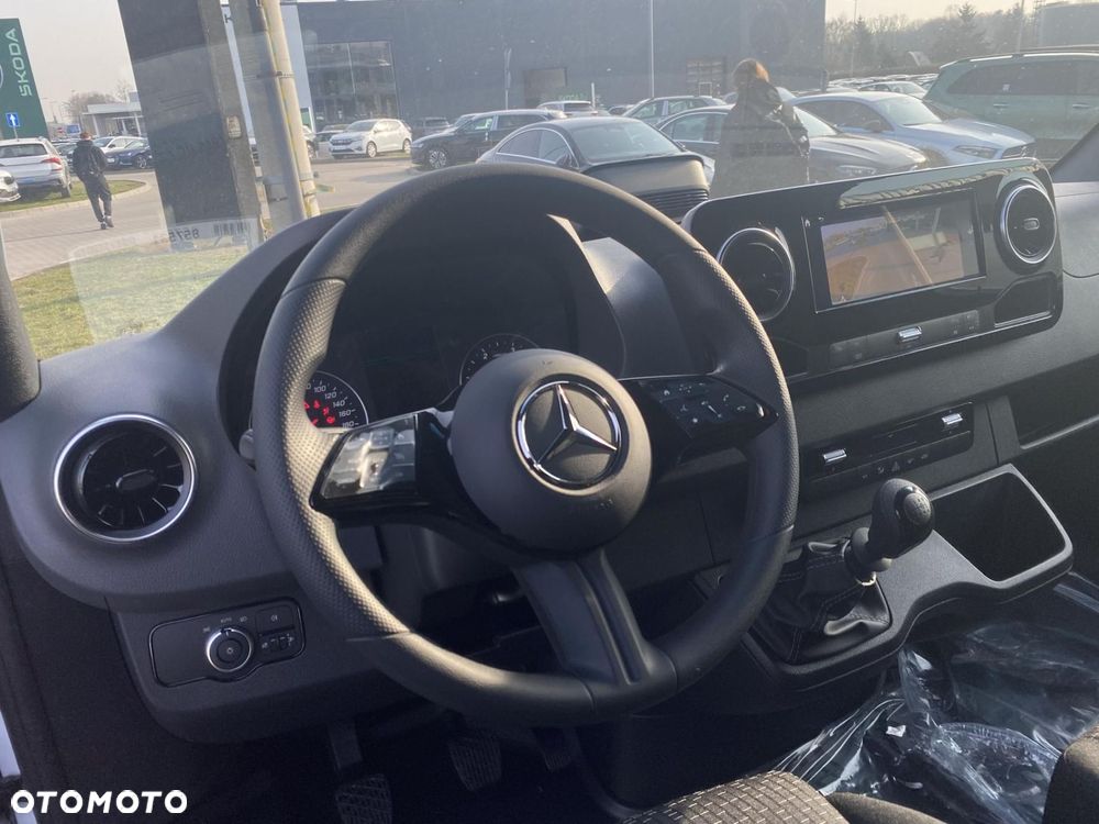 Mercedes-Benz Sprinter - 8