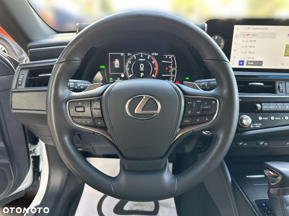 Lexus ES 300h Business Edition - 15