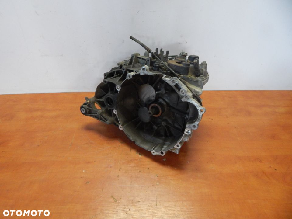 Skrzynia biegów 2.5 T benzyna  VOLVO v50 s40 s80 c30 v70 03-15  Łuków części - 2