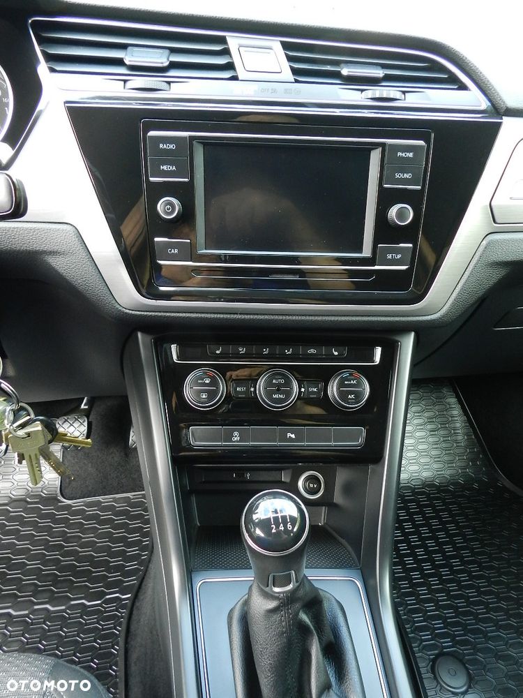 Volkswagen Touran - 7