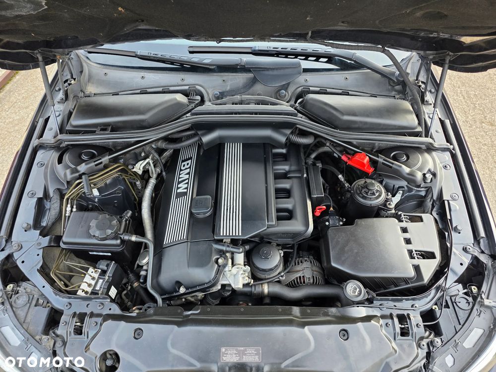 BMW Seria 5 525i - 29